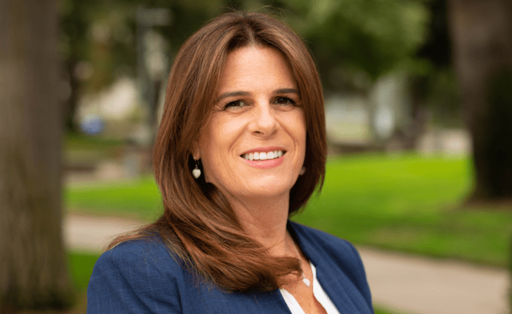 Dr. Jennifer Vega La Serna