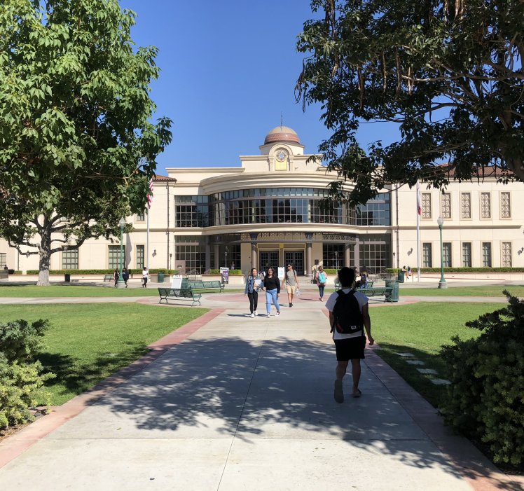 Fulleton College quad